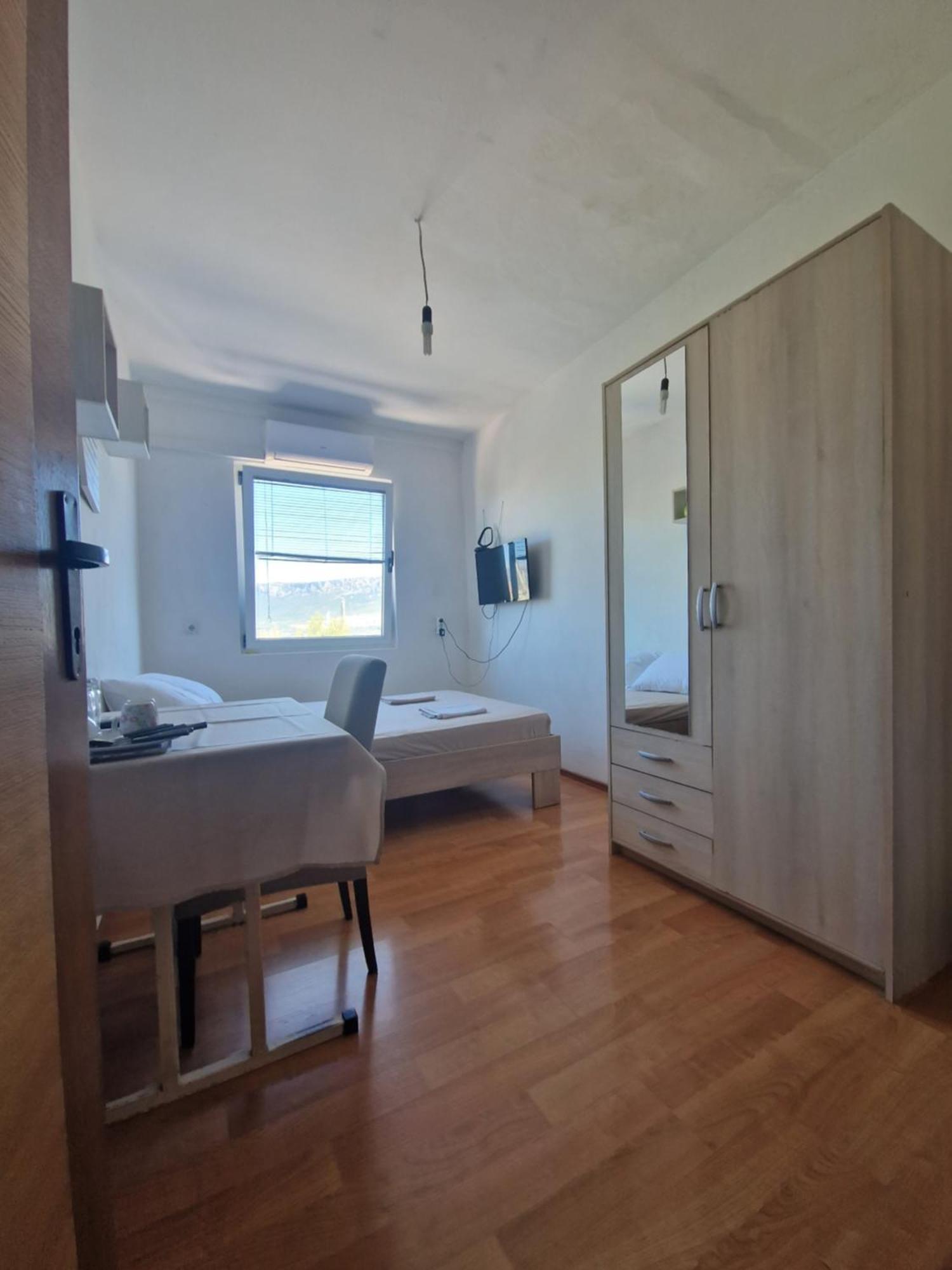 Ensuite Stay Rooms Split Exterior foto